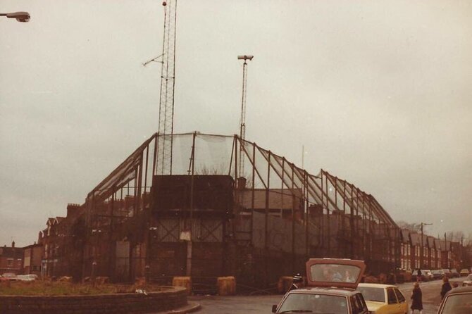 2 Hour Terror and Mural History Belfast taxi Private Tour - Crumlin Road Gaol and the machinery of conflict