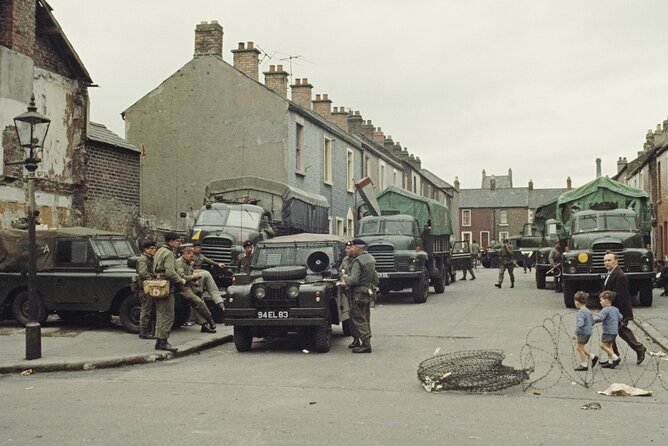2 hours Belfast Original Drivers The Troubles Black Taxi Tour - Price, pickup, and the real value