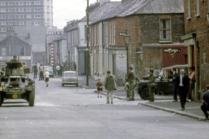 2 hours Belfast Original Drivers The Troubles Black Taxi Tour - Who will get the most from this tour?