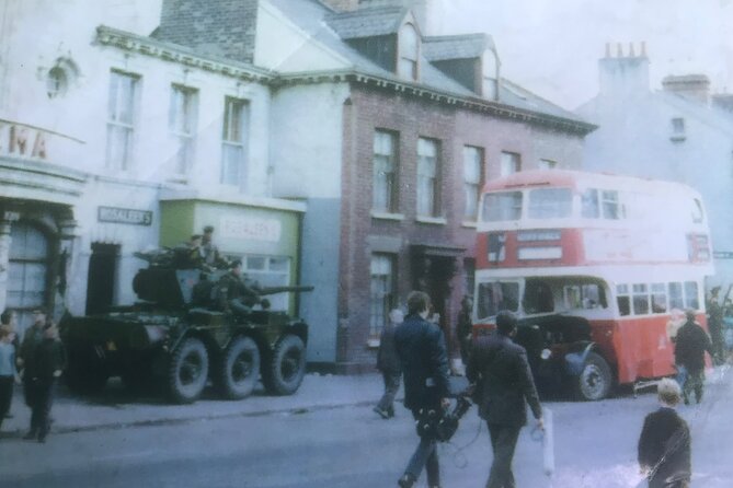 Award Winning Express 2 Hours Belfast Black Taxi/Cab tours - The Bobby Sands mural and the Republican narrative