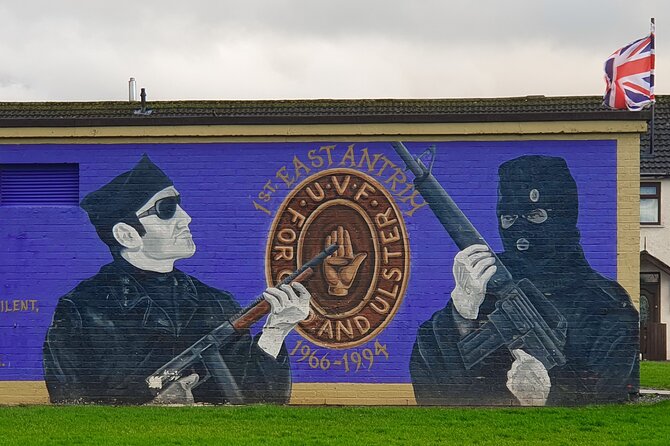 Belfast Cab Tour of Peacewalls, Murals and the Famous Titanic Slips - What the guide adds to the experience