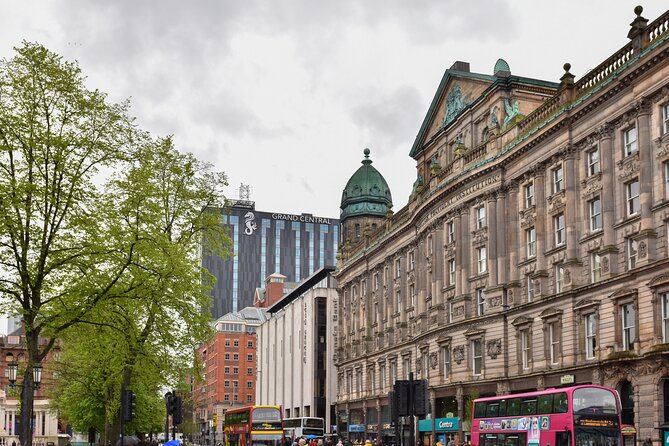 Belfast Centre Food Tour of 12+ Local Irish Dishes & Drinks - What the guides add, and where the tour can slip