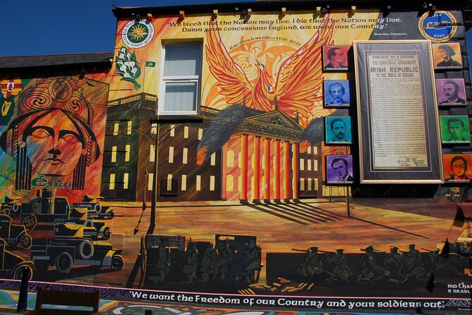Belfast Famous Black Taxi Tour Political Murals & Peace Wall 2 Hr - Why a black taxi is the right way to see Belfast’s divided streets