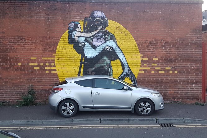 Belfast Music and Street Art Small Group Guided Experience - The guide, Marti, is part of the decision