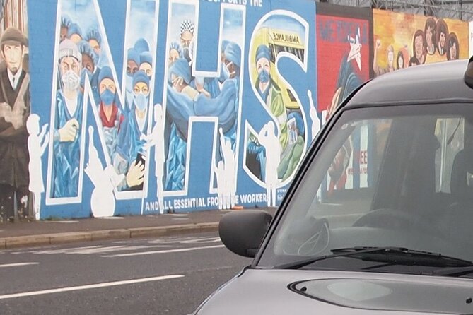 Black Taxi Mural "Tour Like A Local" - The Peace Wall in a brief 10-minute stop