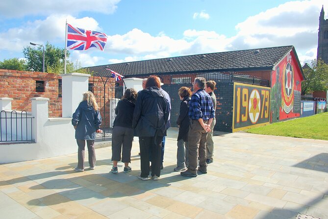 Express Terror and Peace 90 min Private Belfast Cab /Taxi Tour - The Bobby Sands mural and the 1981 hunger strike
