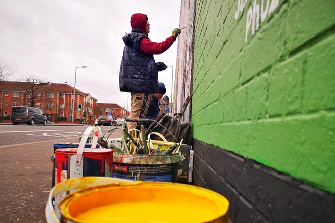 Famous 1.5 hour Belfast Murals Tour - Divis: seeing Belfast from the republican side