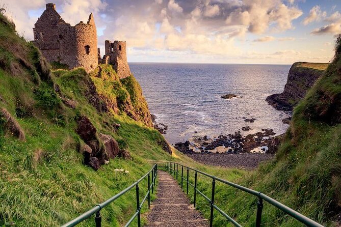Game of Thrones Locations Tour including Westeros & Giant's Causeway - The ride from Belfast: useful, but not luxurious