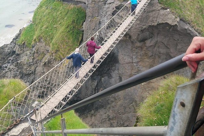Giant's Causeway Full Day Tour from Belfast - How the guide affects your day