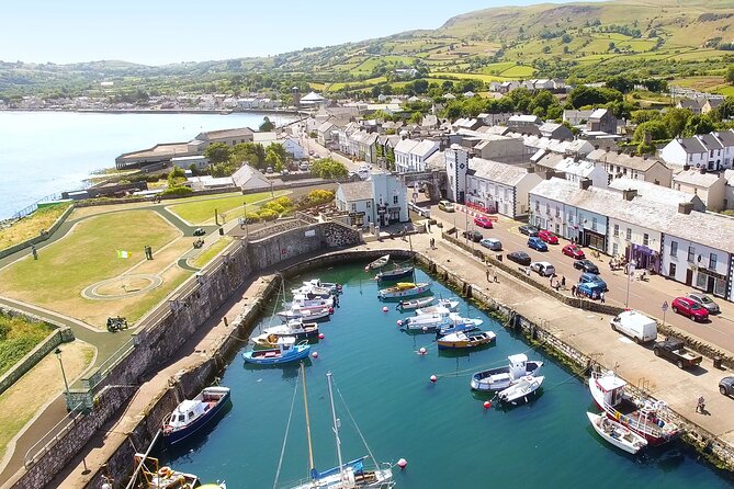 Giants Causeway & Castles Tour from Belfast: Guided tour - Spending 90 minutes at Giant’s Causeway