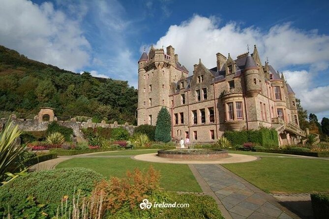 Highlights of Belfast sightseeing 4 hours private tour - Black cab character and the value of a private vehicle