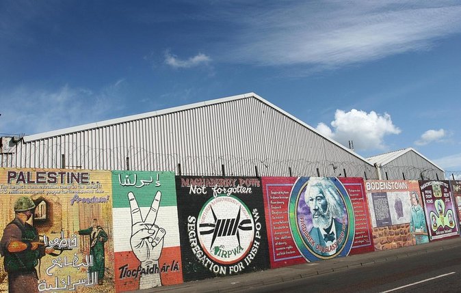 Official World Famous Belfast Taxi Tour ™ - Key points about the Belfast taxi tour