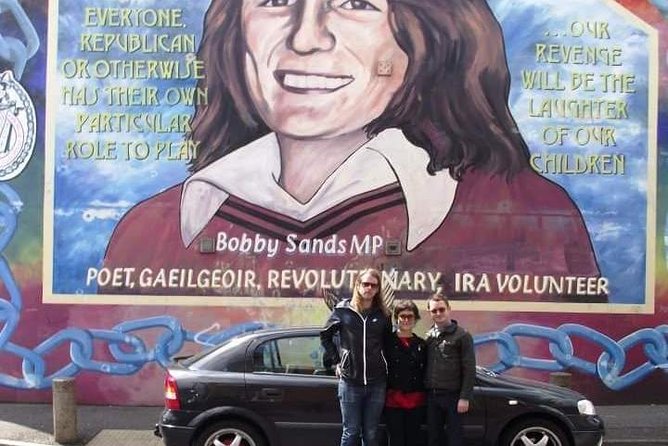 Official World Famous Belfast Taxi Tour ™ - The Peace Wall and Cupar Way