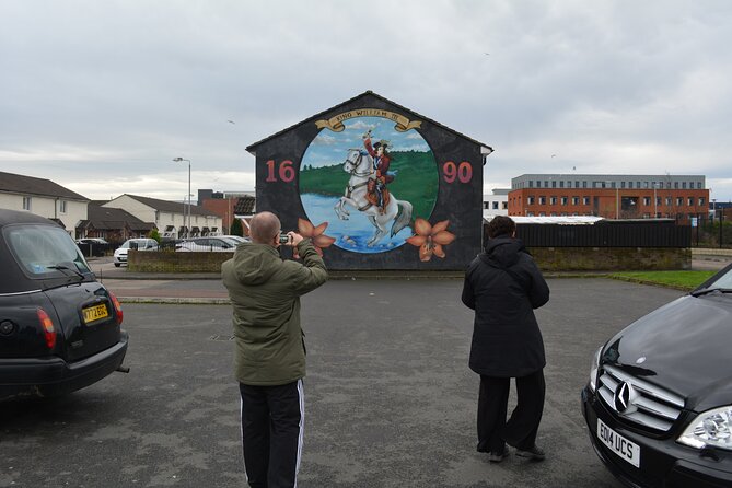 Private 1 Hour Belfast Taxi cab Tour - Falls Road and the Bobby Sands mural