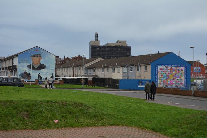 Private 1 Hour Belfast Taxi cab Tour - Divis: a high point with a political past