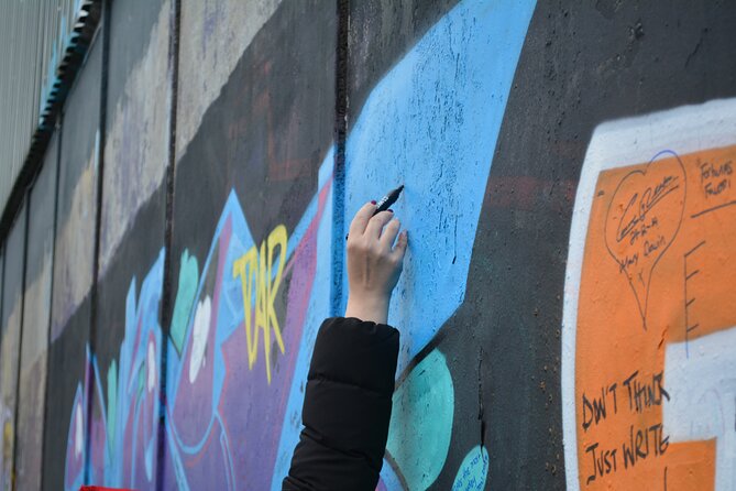Private 1 Hour Belfast Taxi cab Tour - The guide matters more than the vehicle