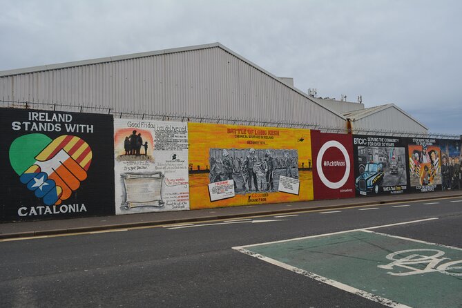 Private 1 Hour Belfast Taxi cab Tour - How much history fits into one hour?
