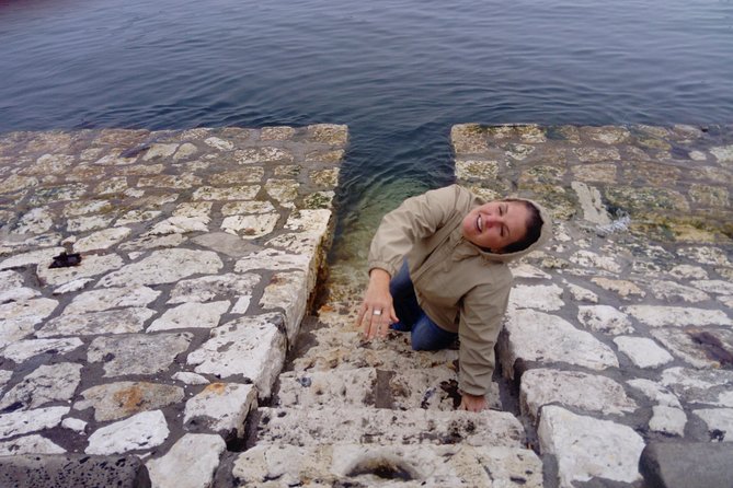 Small Group Giant's Causeway Day Tour from Belfast - Carrick-a-Rede adds a little nerve to the day