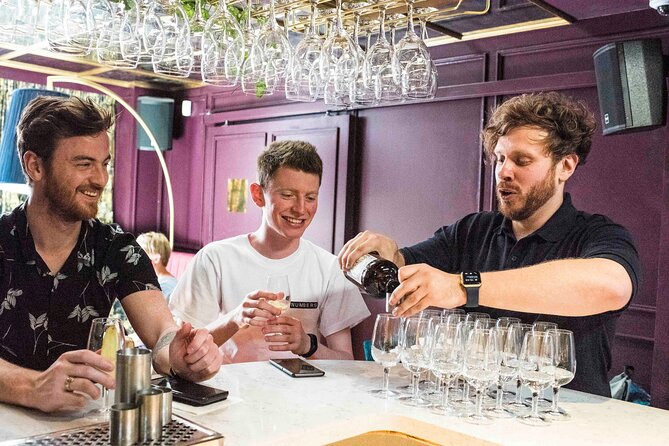 Taste & Tour: Guided Gin Tour in Belfast - Stop one: Victorian character at the Crown Liquor Saloon